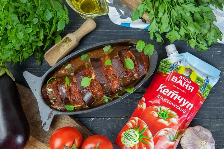 Запеканка с баклажанами и кетчупом